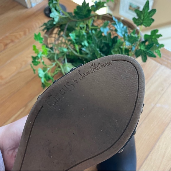 Stylish Black Wedge Sandals - Picture 5 of 7